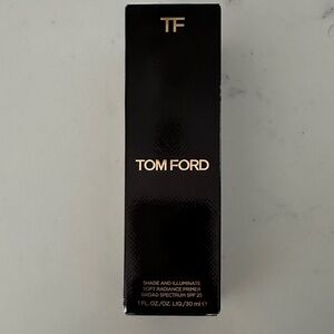 Tom Ford Shade and Illuminate Primer in Black and Gold